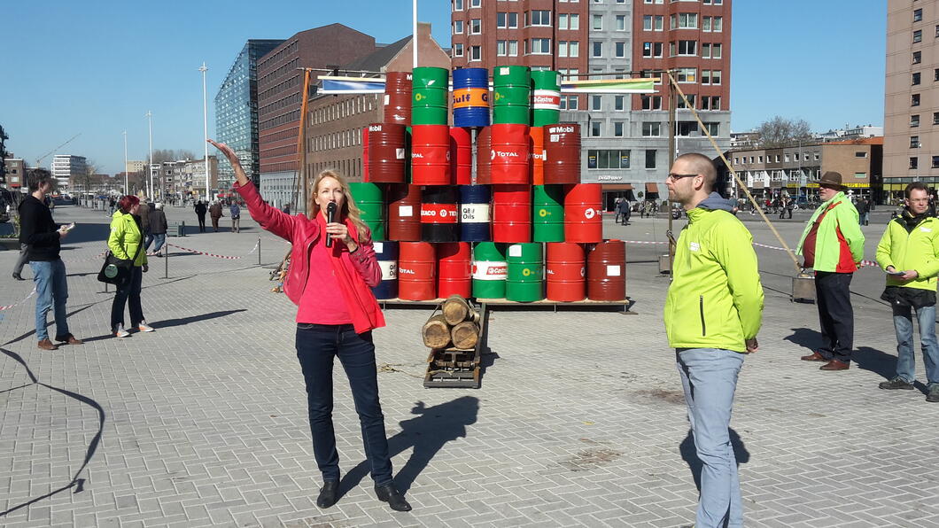 Liesbeth van Tongeren in actie voor schone energie Liesbeth van Tongeren in actie voor schone energie