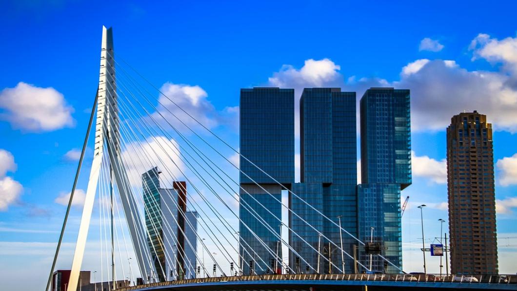 Rotterdam Erasmusbrug & De Rotterdam.jpg